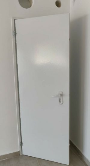 דלת למרחב המוגן