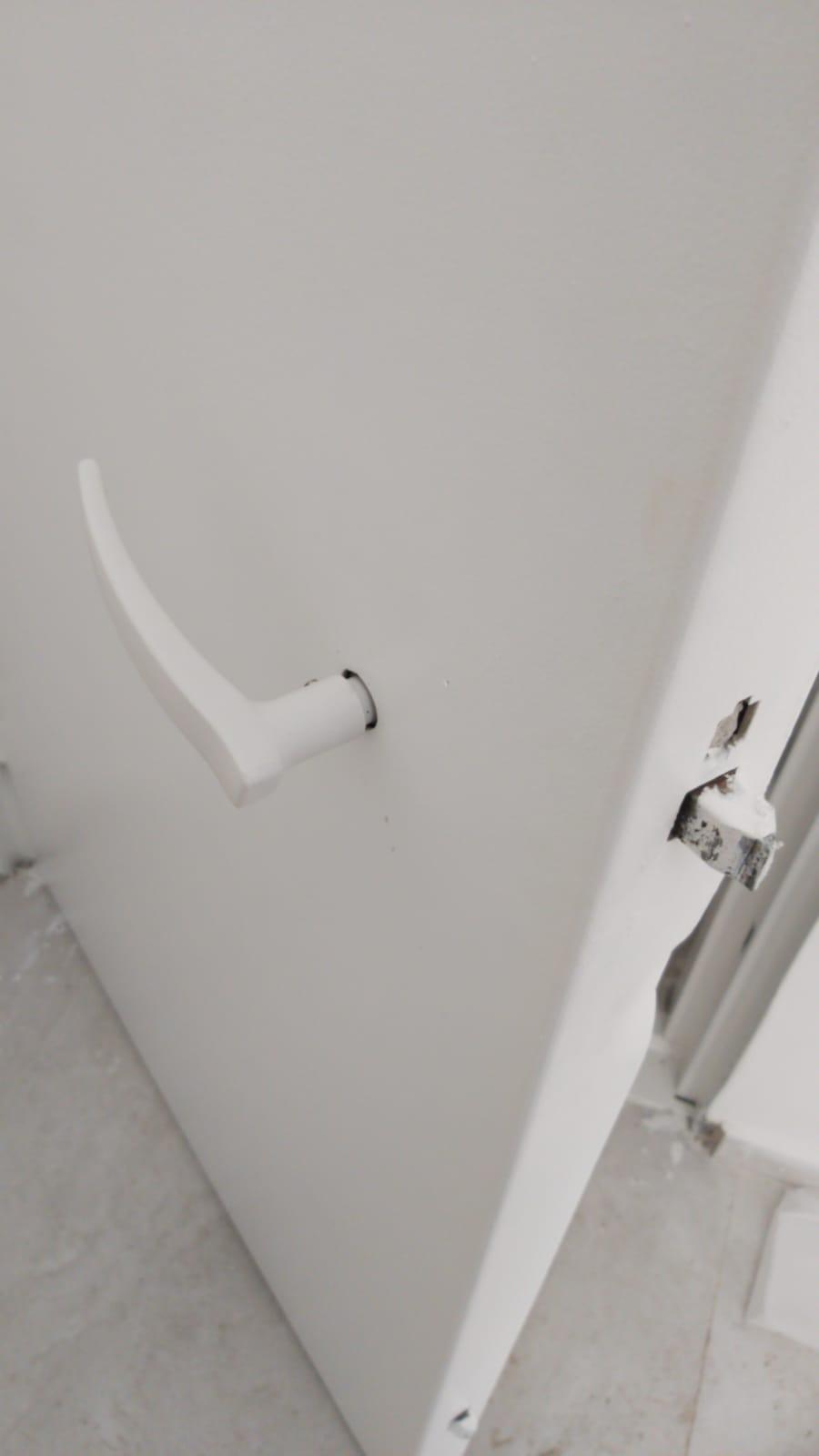 דלת הדף רסיסים דירתית 